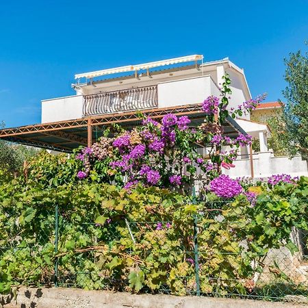 Apartments Neda Trogir Exterior photo